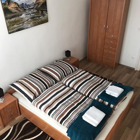 Eva Apartman Apartamento Miskolc Exterior foto