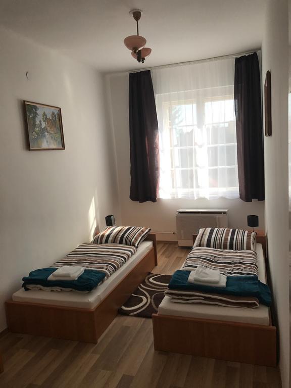 Eva Apartman Apartamento Miskolc Exterior foto